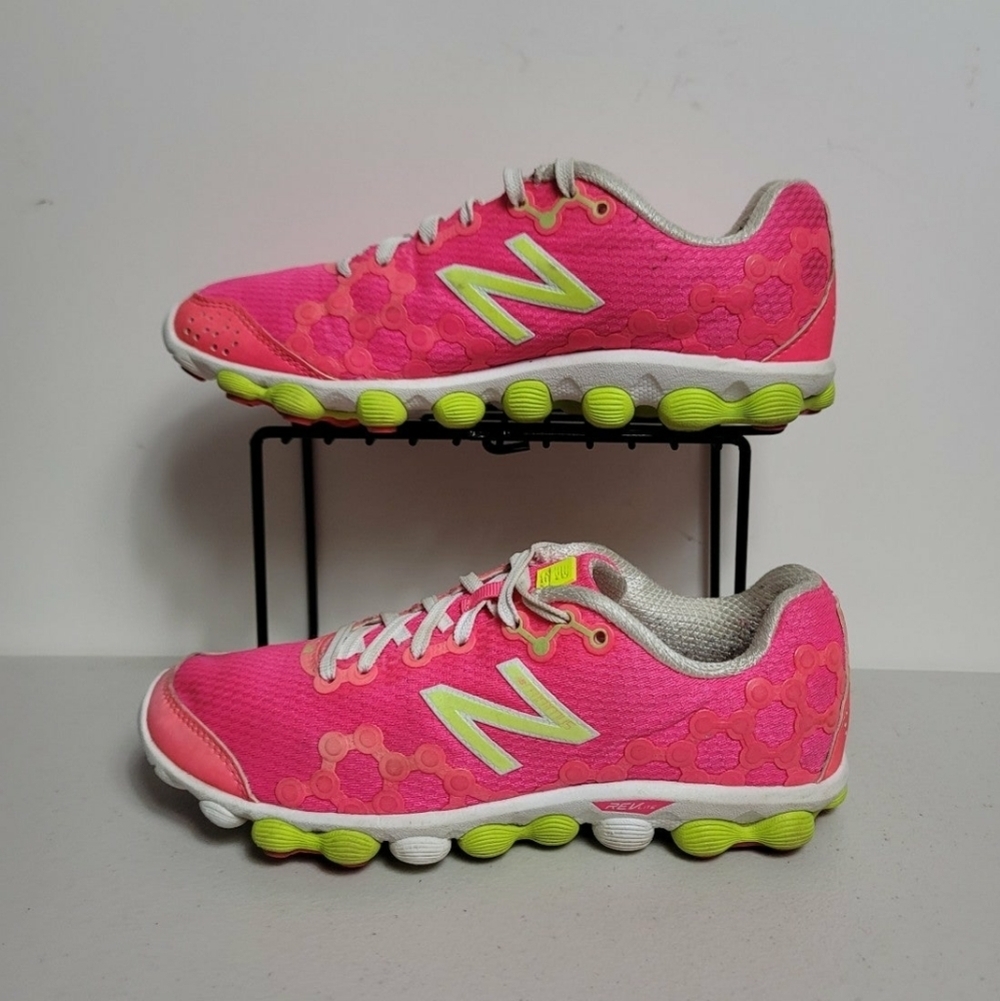 New Balance Minimus REVLite Woman's Sneakers Sz 6B